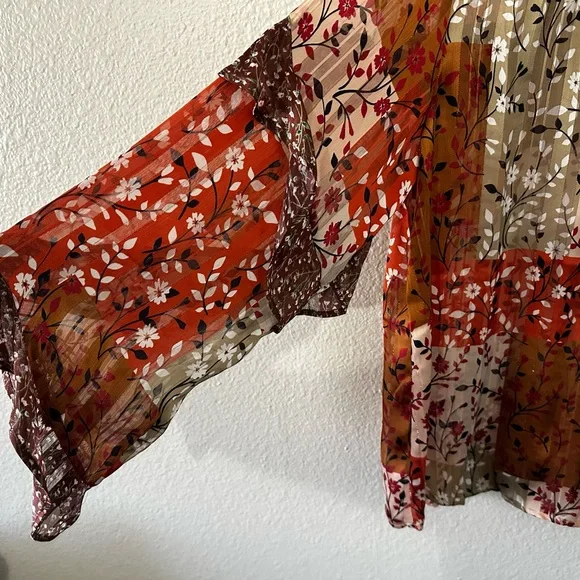 Grace & Lace | Boho Patchwork Flowy Ruffle Long Sleeve Floral Blouse Size Small - Picture 5 of 11